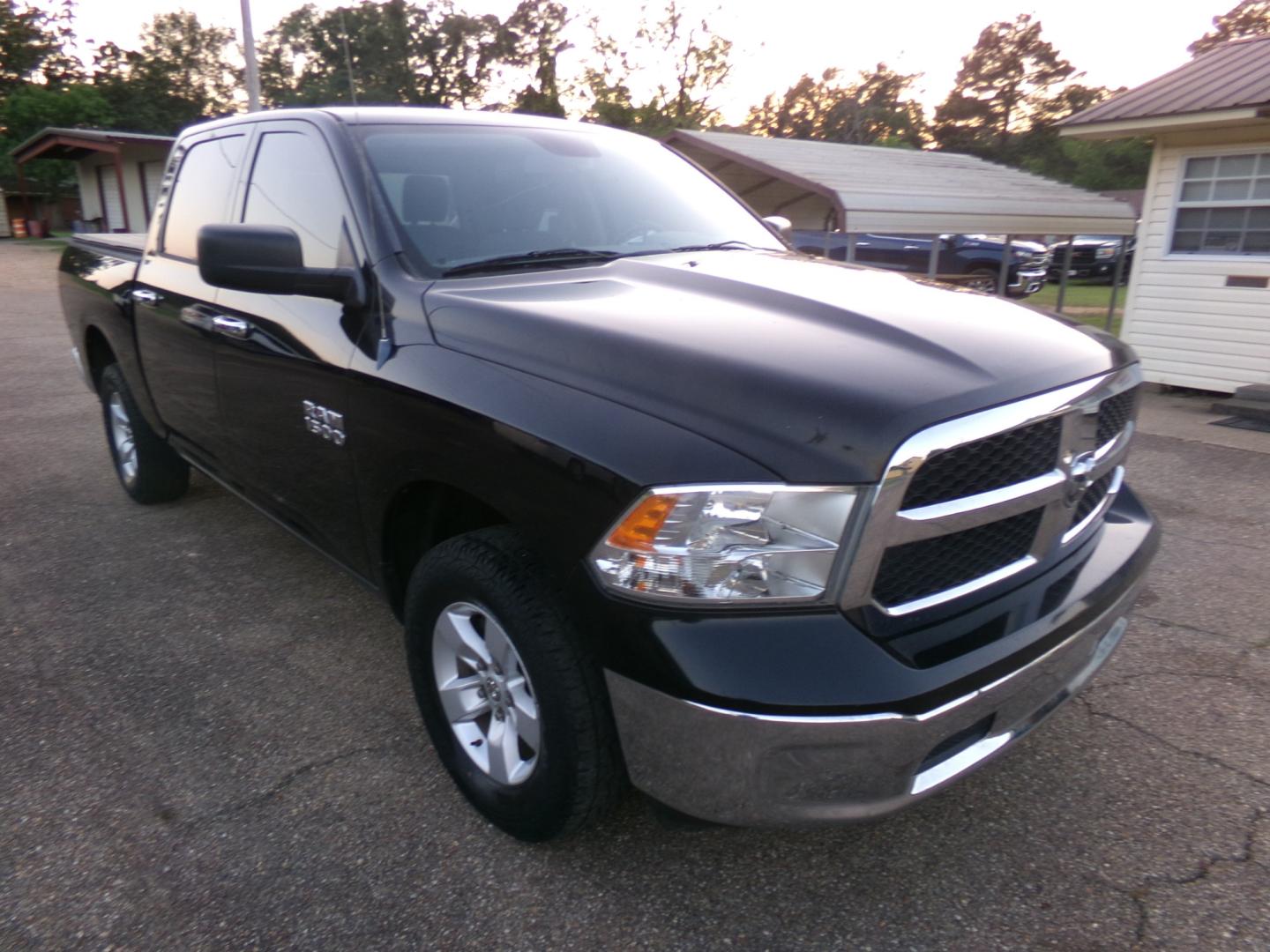 2013 Black /Gray RAM 1500 SLT (1C6RR7LG6DS) with an 3.6L engine, 6-speed automatic transmission, located at 401 First NE, Bearden, AR, 71720, (870) 687-3414, 33.726528, -92.611519 - Photo#29